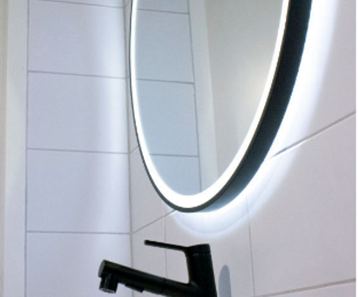 Spiegel in douche elektra aanleggen